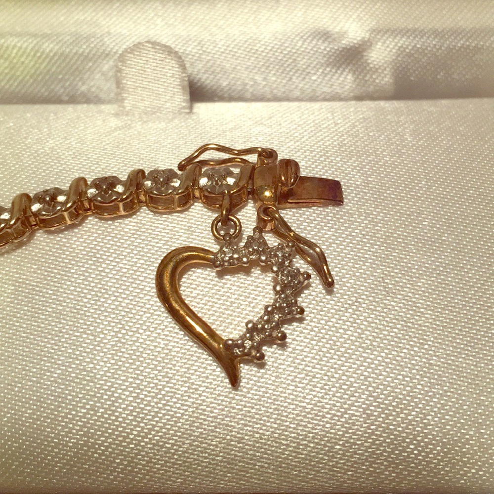 Diamond accent bracelet 7 1/2”